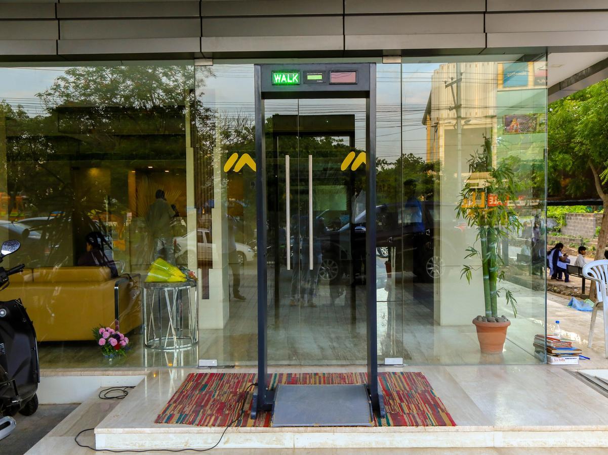 Oyo 6472 Hotel Metropolitan Mohammadnagar Экстерьер фото