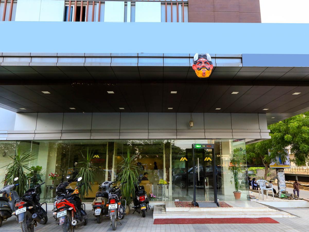 Oyo 6472 Hotel Metropolitan Mohammadnagar Экстерьер фото